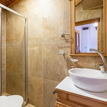 Lovely Flat Near Trendy Attractions In Balat Fatih Апартаменты