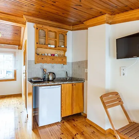 Апартаменты Lovely Flat Near Trendy Attractions In Balat Fatih