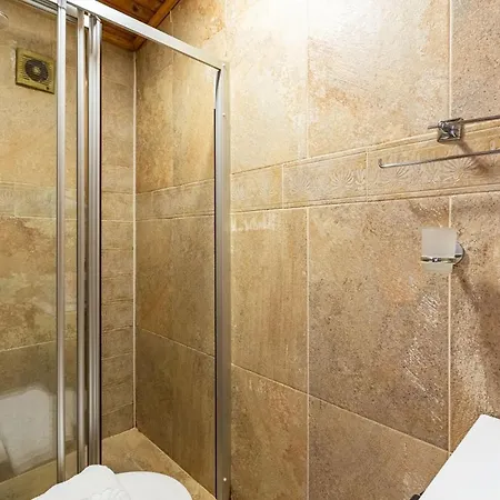 Lovely Flat Near Trendy Attractions In Balat Fatih Апартаменты Стамбул