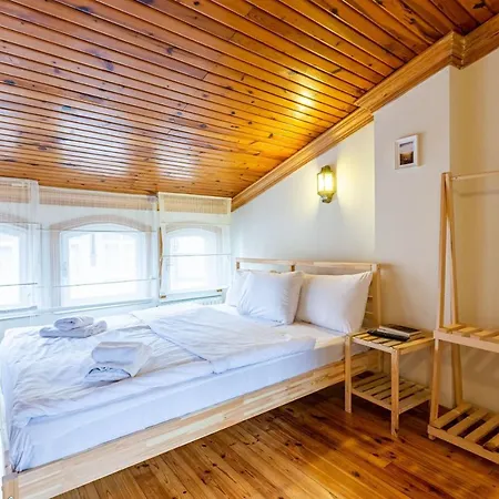 Lovely Flat Near Trendy Attractions In Balat Fatih Апартаменты *